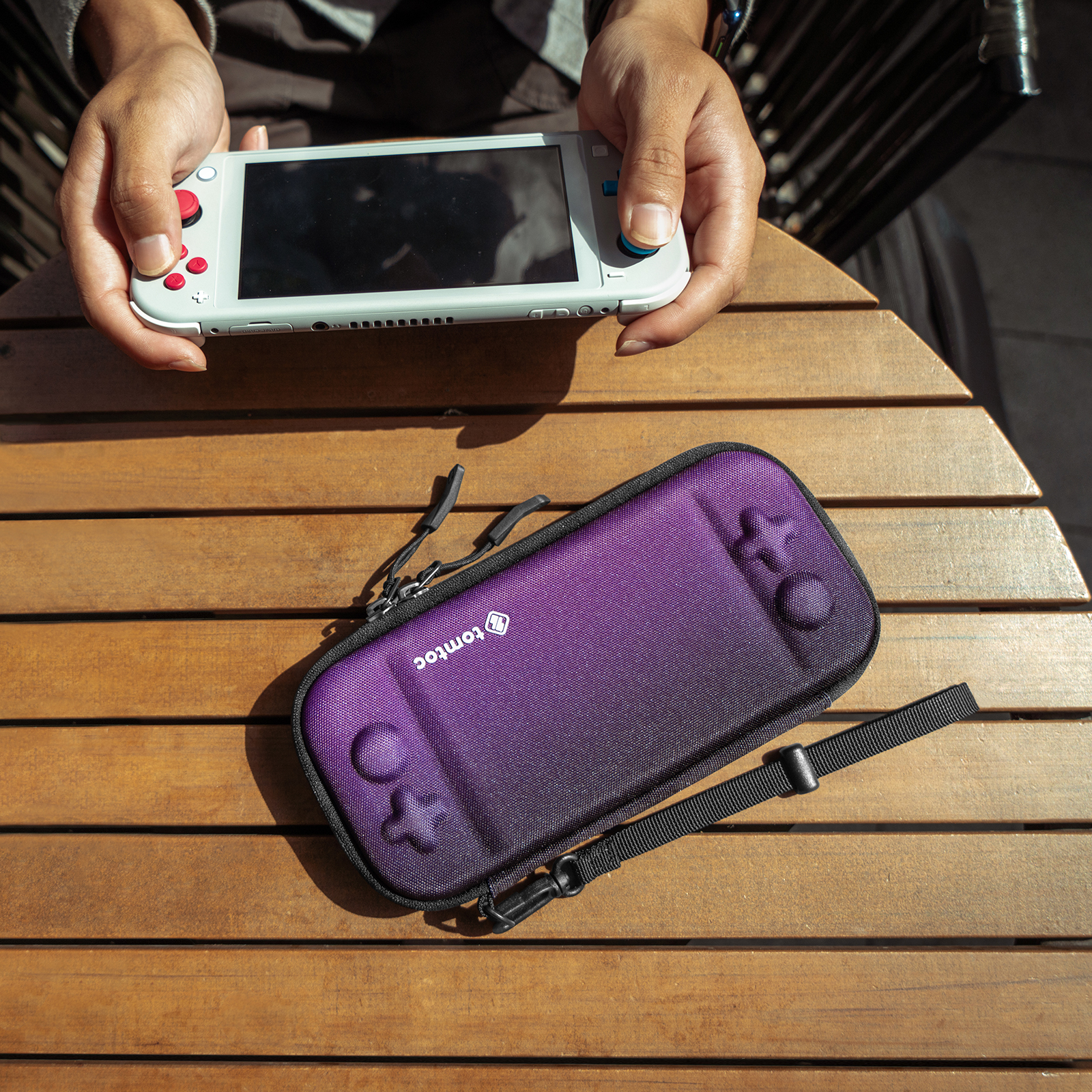 tomtoc Nintendo Switch Lite 超薄保護硬殼(8卡槽)(A05-011M04 漸變暗夜紫)