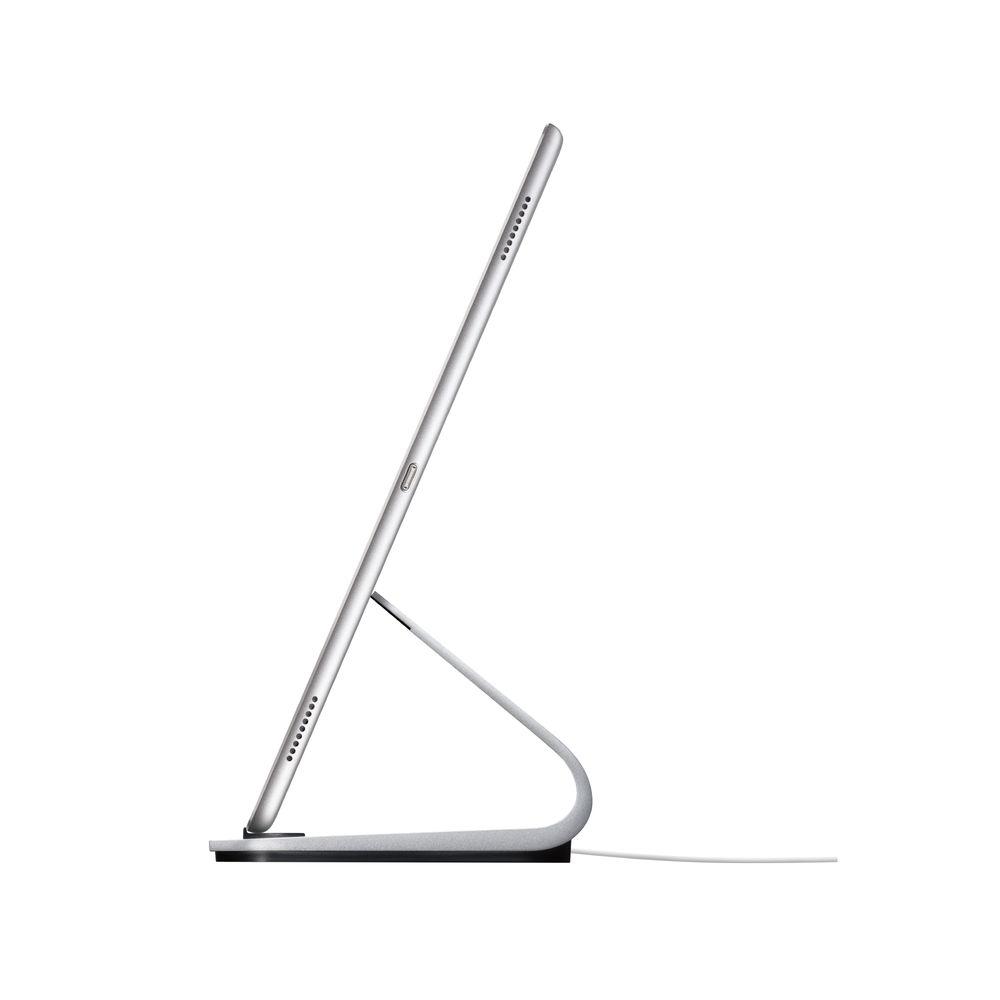Logitech BASE 智能連接器技術充電座