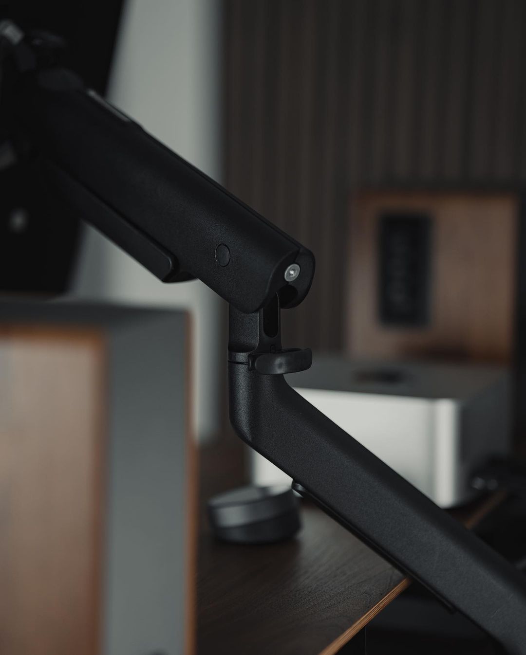 Colebrook Bosson Saunders Flo X Monitor Arm 3-18KG 顯示器支架(白色)