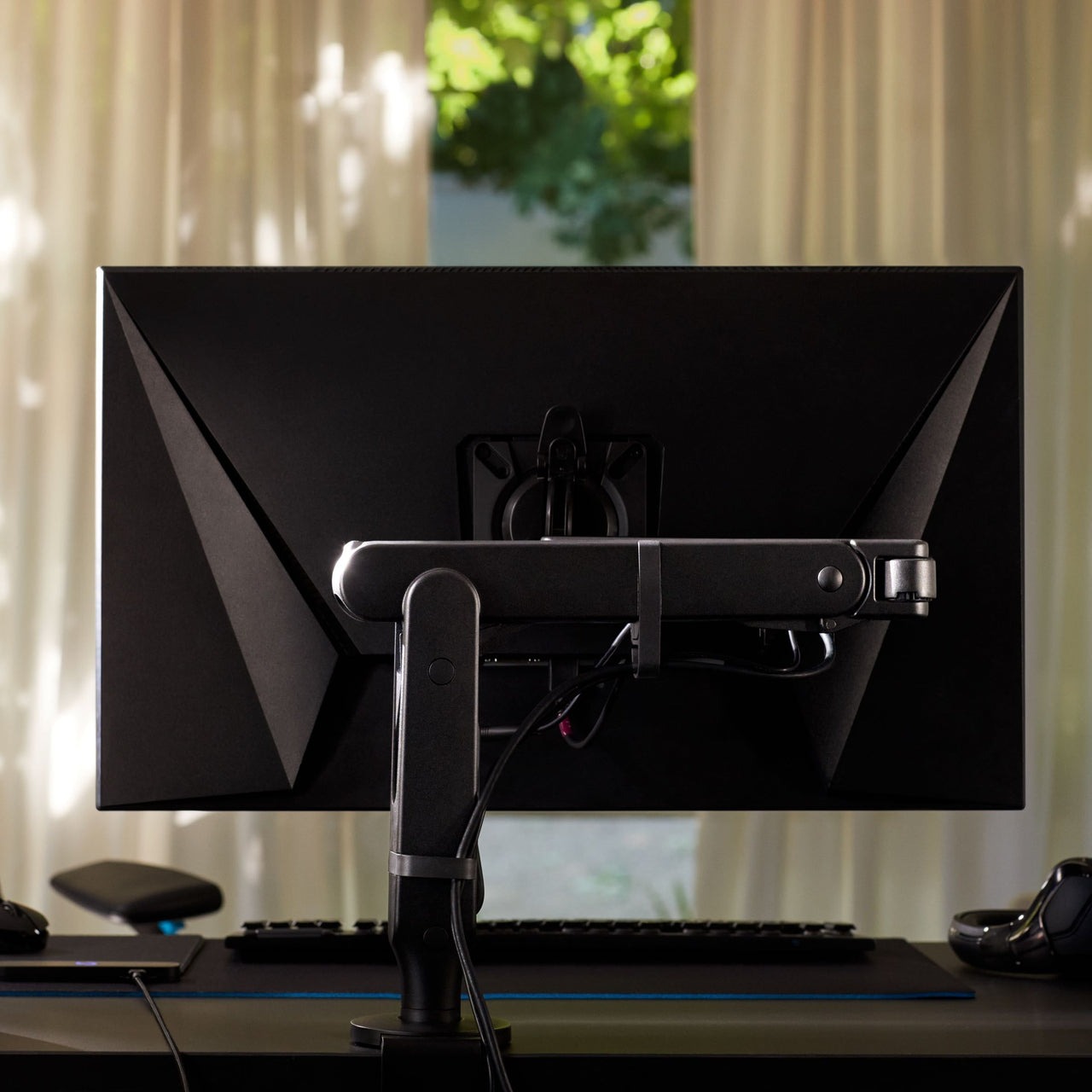 Colebrook Bosson Saunders Ollin Monitor Arm 顯示器支架(Black)