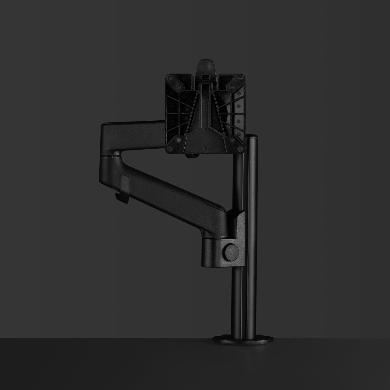 Colebrook Bosson Saunders Lima Monitor Arm 顯示器支架連桌面夾(Black)