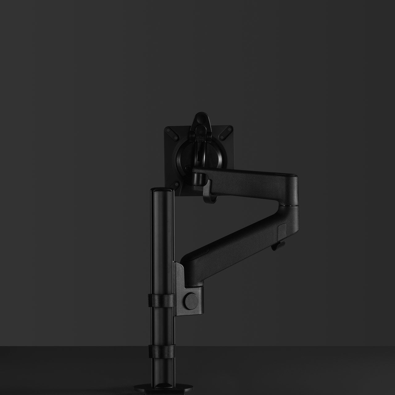Colebrook Bosson Saunders Lima Monitor Arm 顯示器支架連桌面夾(Black)