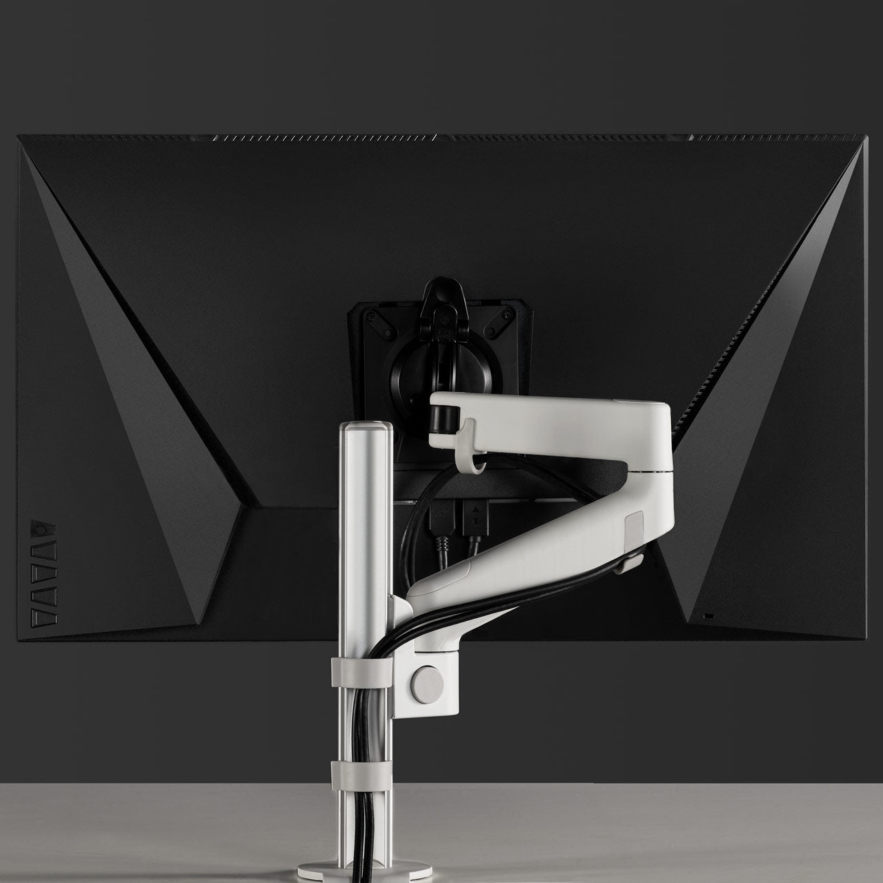 Colebrook Bosson Saunders Lima Monitor Arm 顯示器支架連桌面夾(White)