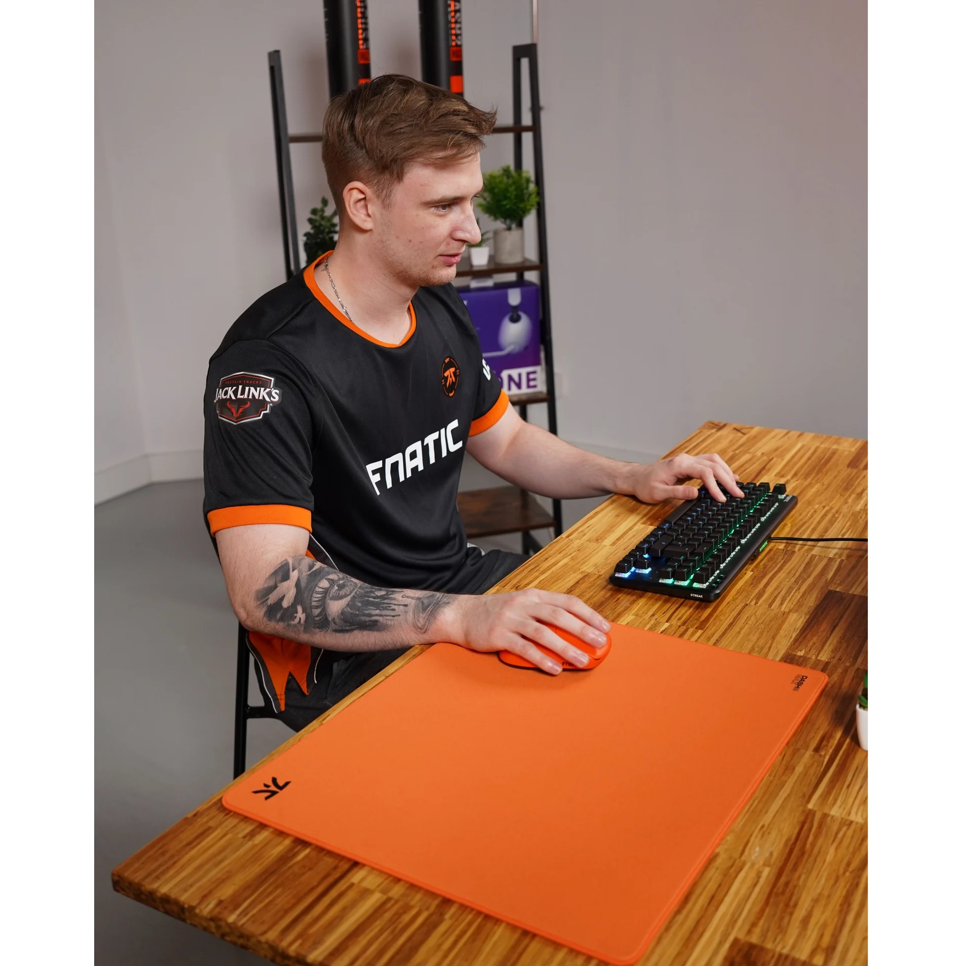 Fnatic Focus 3 Max 電競滑鼠墊(XL 480X480X6MM-Sunrise Orange)