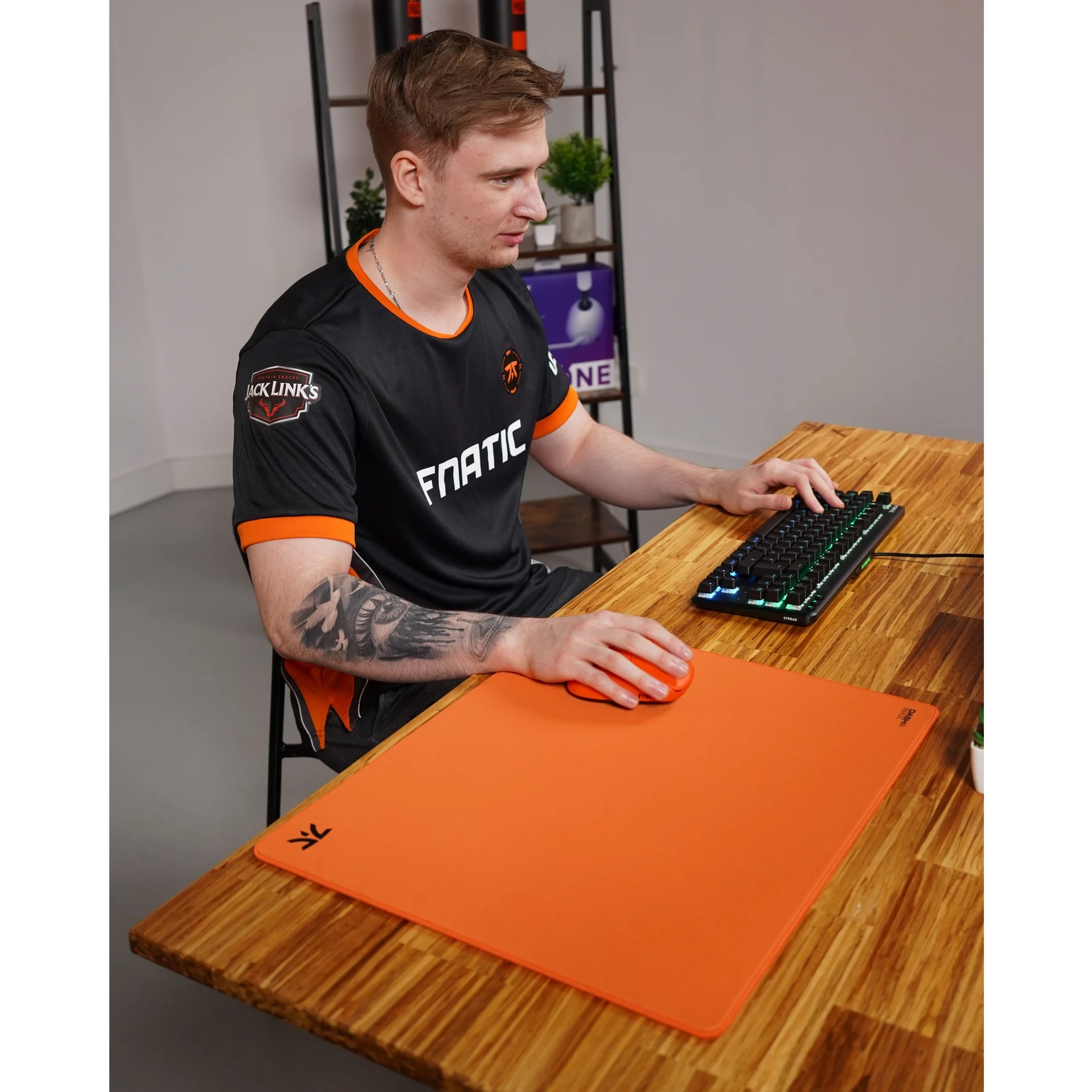 Fnatic Dash V2 Max 電競滑鼠墊(XL 480X480X6MM-Sunset Orange)