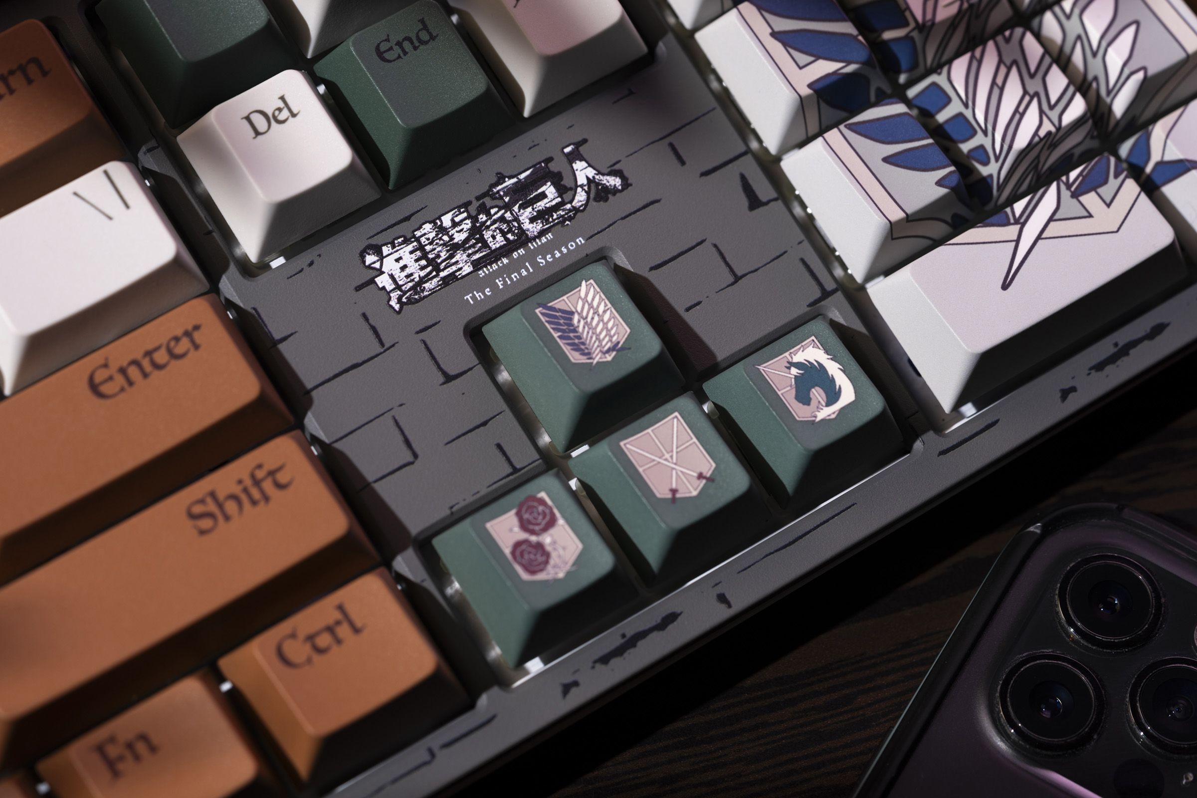 Ducky One 2《進擊的巨人》Cherry茶軸 機械式鍵盤 限定版套裝