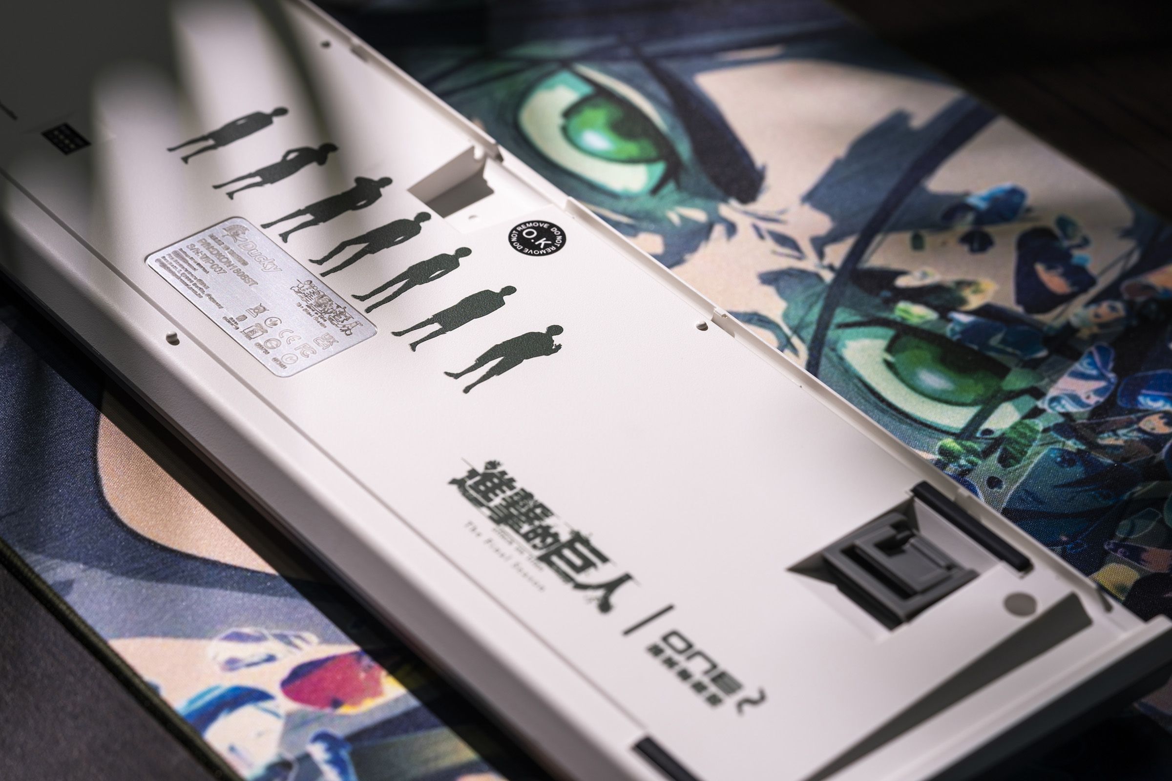Ducky One 2《進擊的巨人》Cherry茶軸 機械式鍵盤 限定版套裝