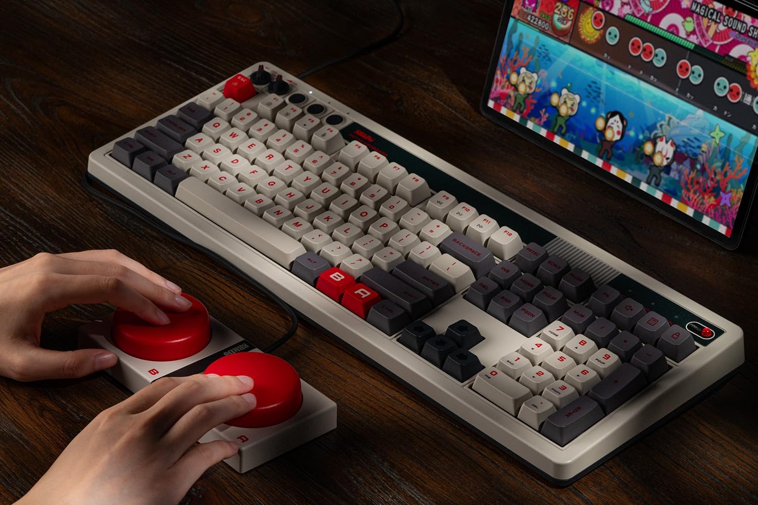 8BitDo 八位堂 復古機械式鍵盤108鍵 附帶1套八位堂編程超級按鍵(白軸-灰色)