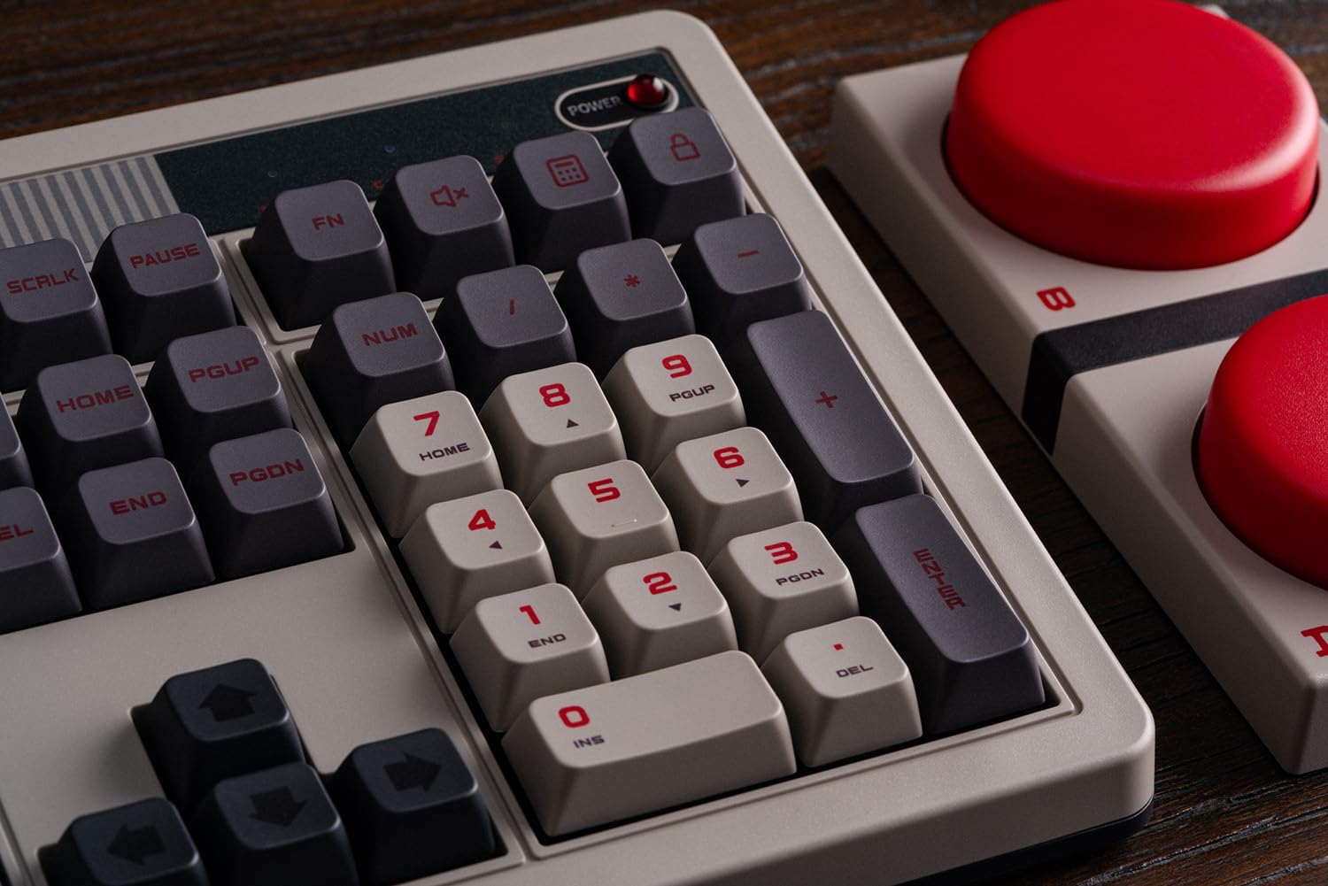 8BitDo 八位堂 復古機械式鍵盤108鍵 附帶1套八位堂編程超級按鍵(白軸-灰色)