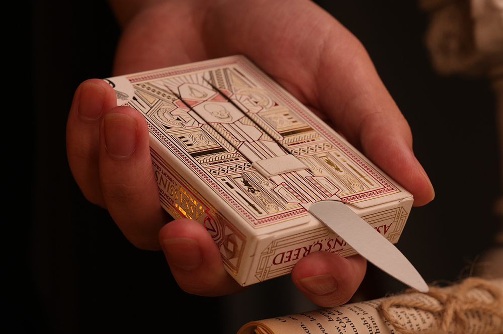Room One Cards《刺客信條：Assassins Creed Legacy》Playing Cards 啤牌(WHITE HIDDEN BLADE Edition)