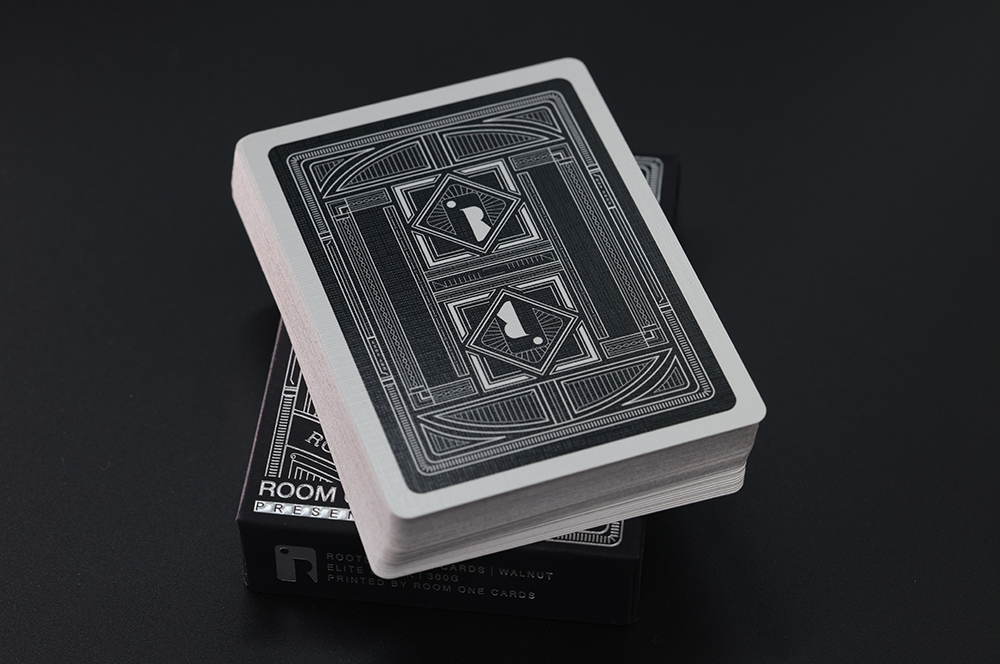 Room One Cards《Roots》Playing Cards 啤牌(Walnut Edition)
