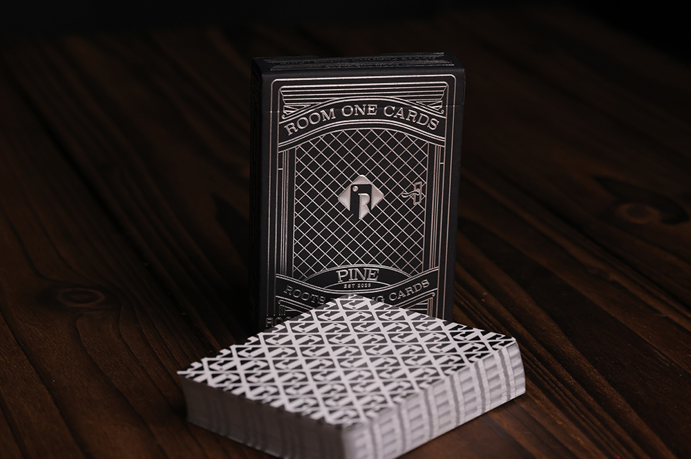 Room One Cards《Roots》Playing Cards 啤牌(Pine Edition)