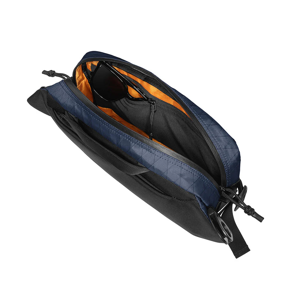 tomtoc Wander-T26 X-Pac 城市探索斜孭袋(可收納Steam Deck OLED/ Switch 2/ ASUS ROG Ally/ iPad Mini)(T26S1B1)(Navy Blue)