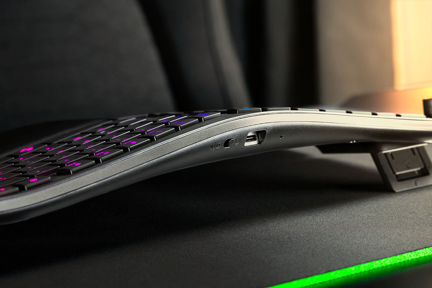 Razer Pro Type Ergo 三模無線人體工學分離式鍵盤